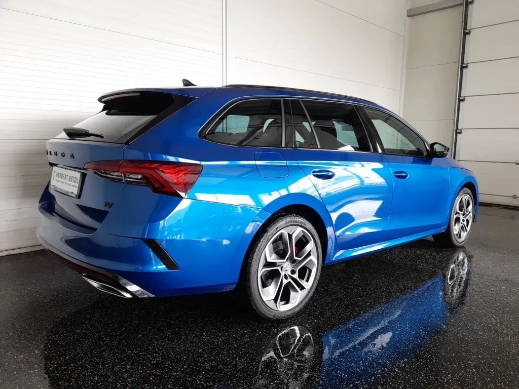 Skoda Octavia 2022 photo 2