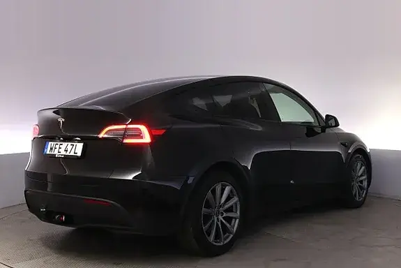 Tesla Model Y 2023 photo 5