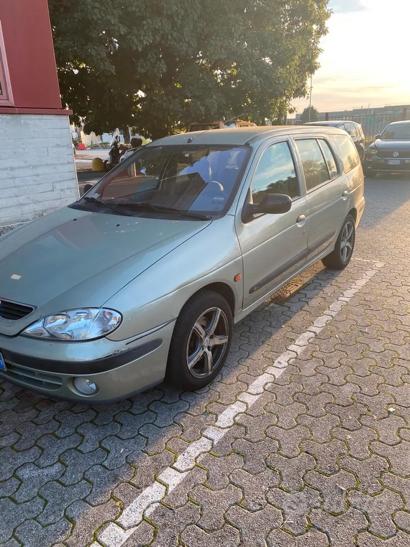 Renault Megane 2001 photo 4