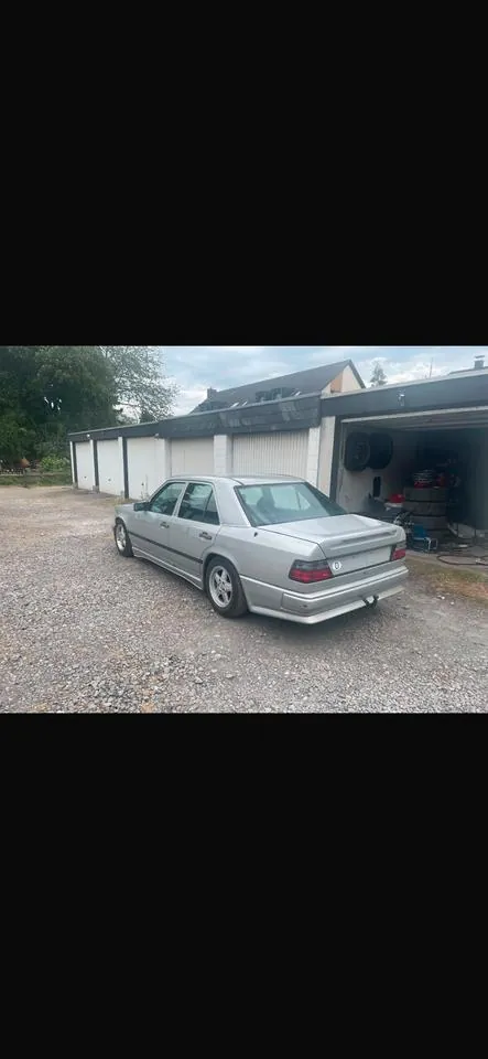 Mercedes-Benz W124