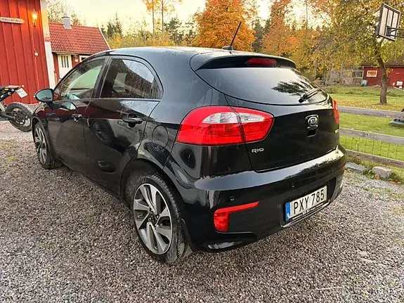 Kia Rio 2015 photo 2