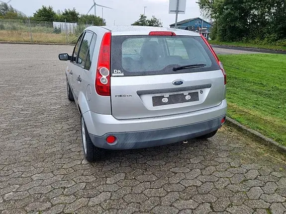 Ford Fiesta 2007 photo 4