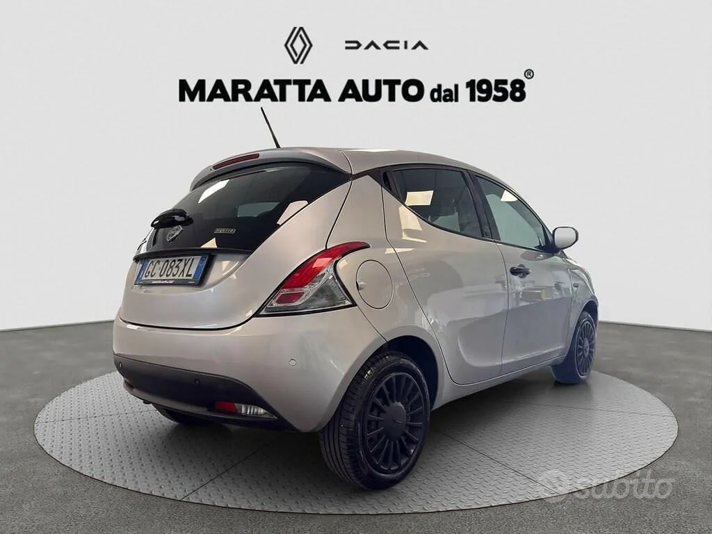 Lancia Ypsilon 2021 photo 2