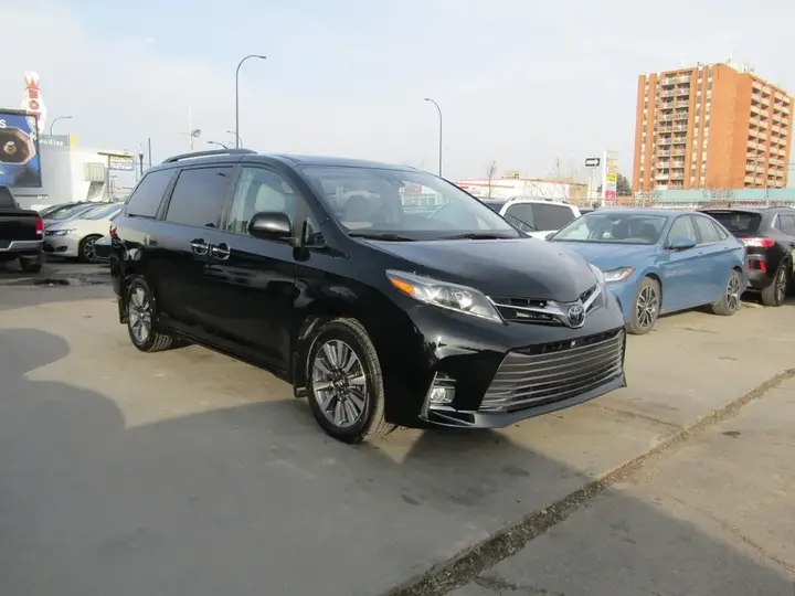 Toyota Sienna 2018 photo 4