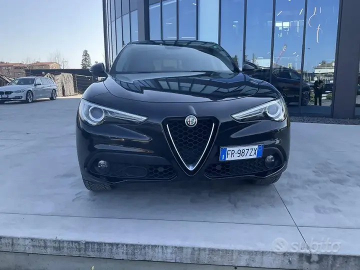 Alfa Romeo Stelvio 2018 photo 2