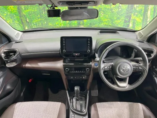 Toyota Yaris Cross Hybrid Z 2022 photo 2