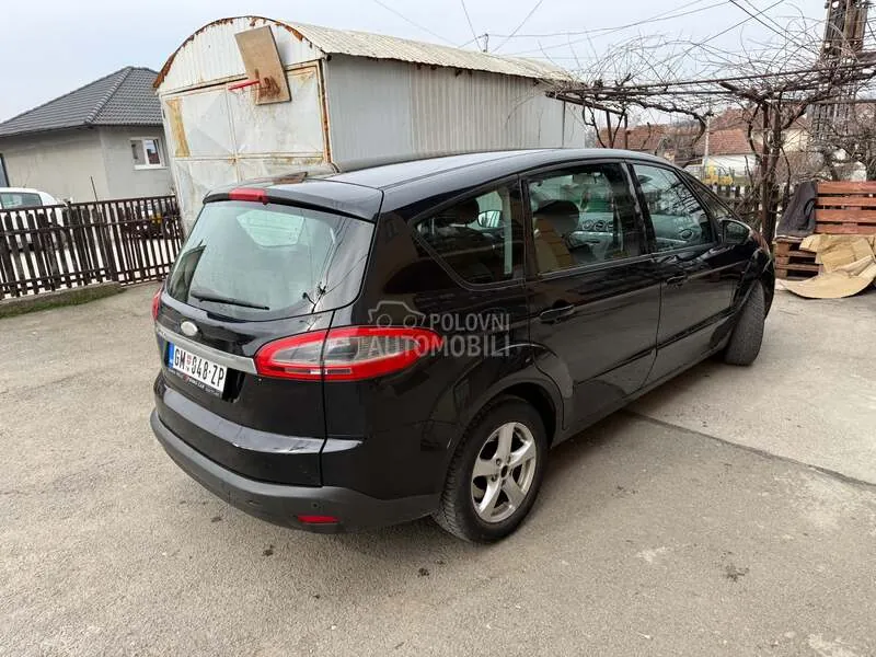 Ford S-Max 2010 photo 3