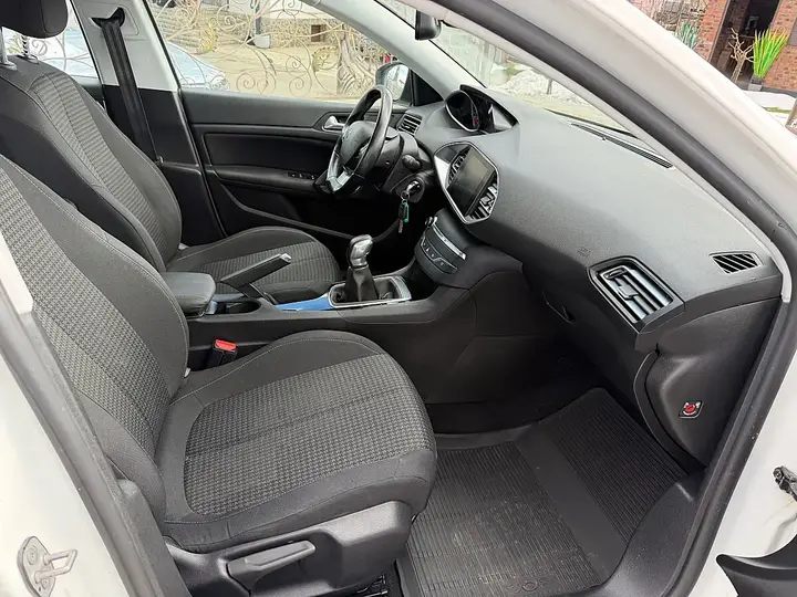 Peugeot 308 Sw 2018 photo 3