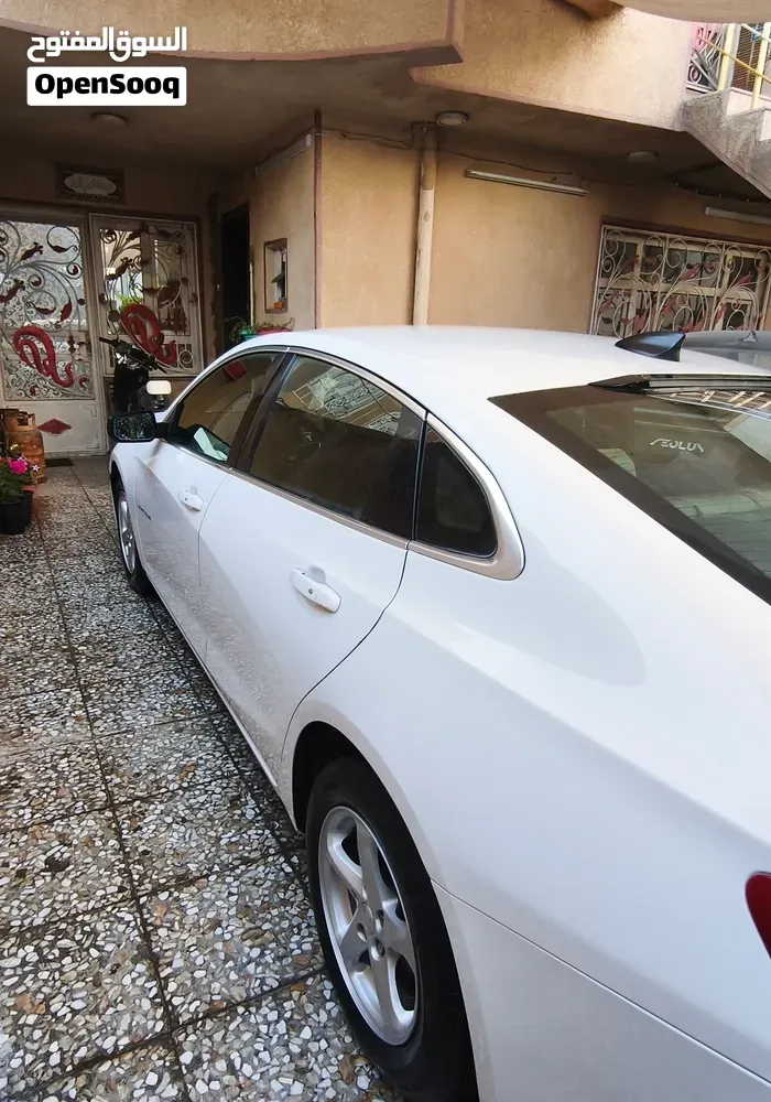 Chevrolet Malibu 2018 photo 2