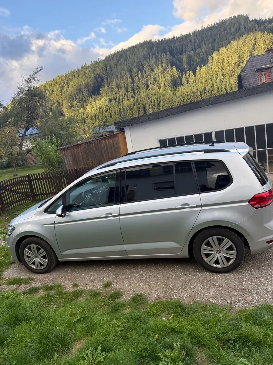 Volkswagen Touran 2017 photo 3