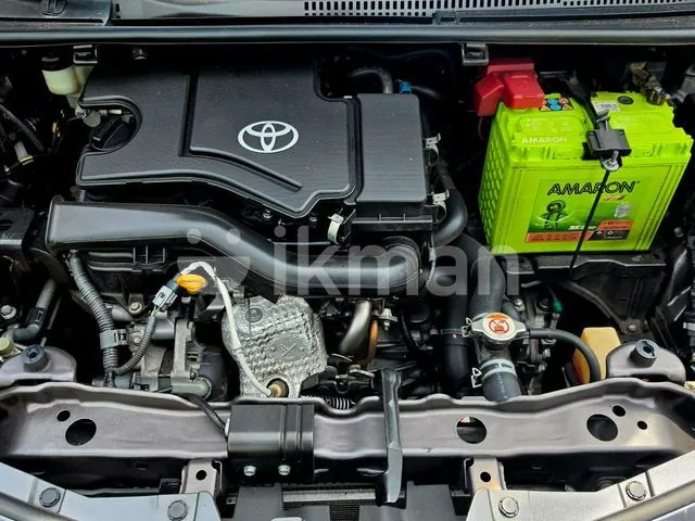 Toyota Vitz 2018 photo 4