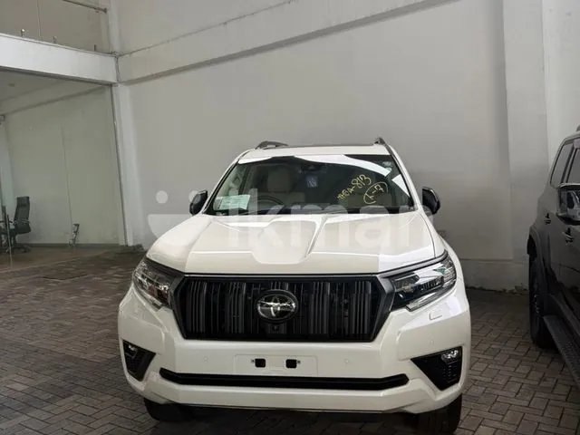 Toyota Land Cruiser Prado 2023 photo 2