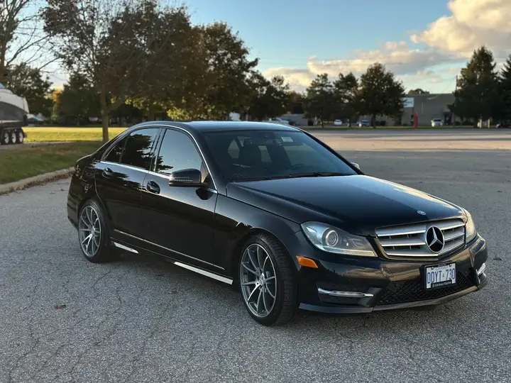 Mercedes-Benz C-Class 2012 photo 4