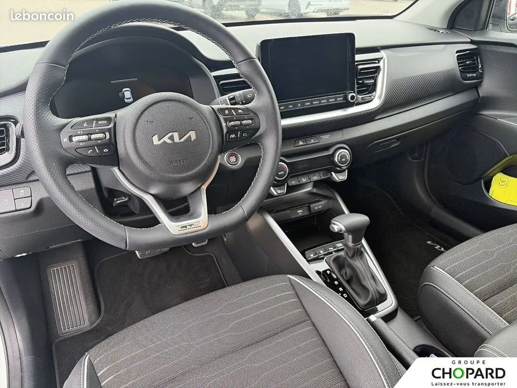 Kia Stonic 2024 photo 2
