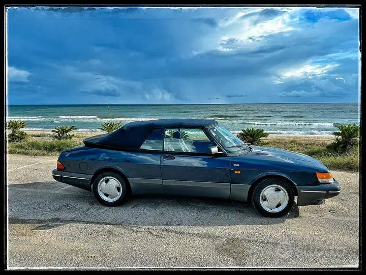 Saab 900