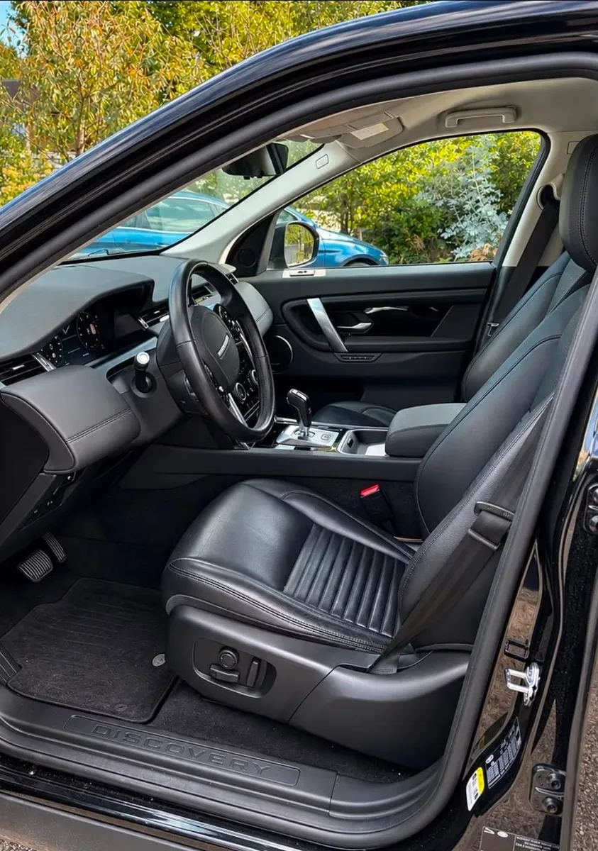 Land Rover Discovery Sport 2019 photo 3