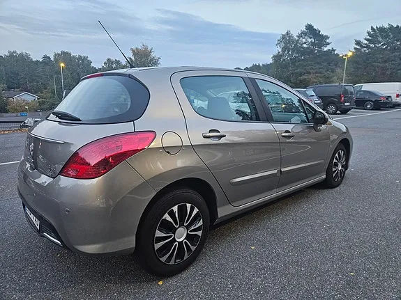 Peugeot 308 2011 photo 5