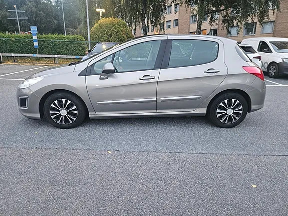 Peugeot 308 2011 photo 3