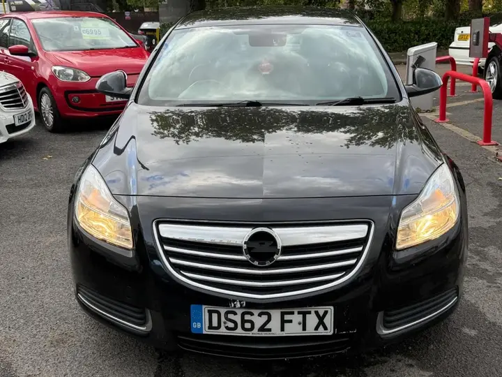 Vauxhall Insignia 2013 photo 3