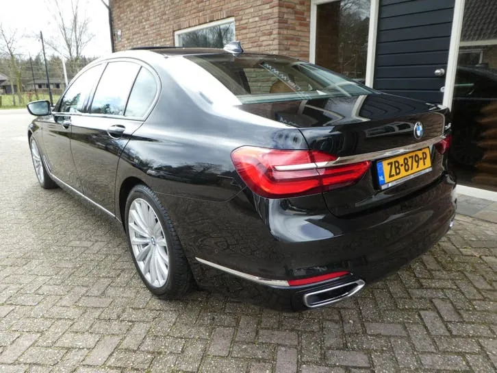 BMW 7 Series 2018 photo 3