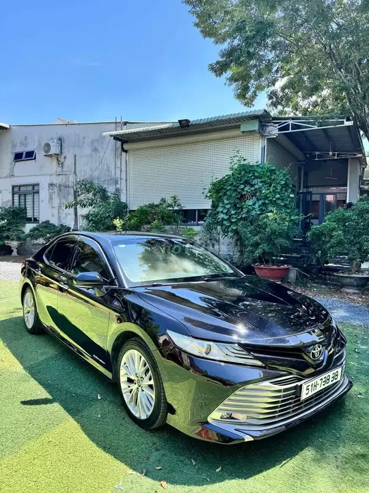 Toyota Camry 2019 photo 2