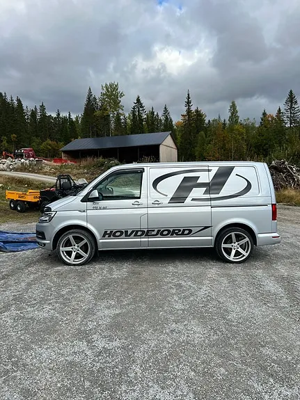 Volkswagen Transporter 2018 photo 2