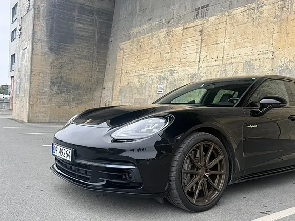 Porsche Panamera 2018 photo 2