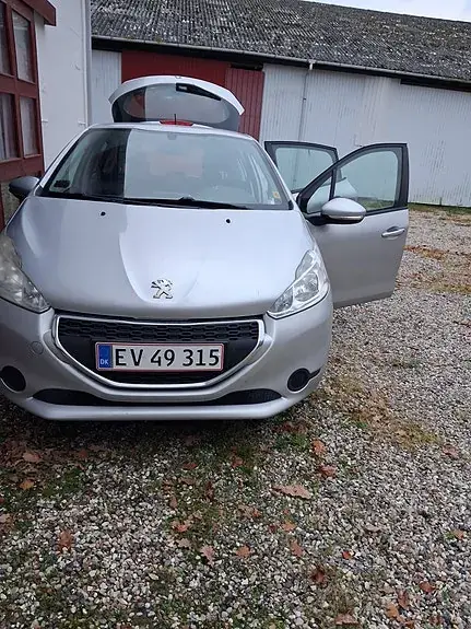 Peugeot 208