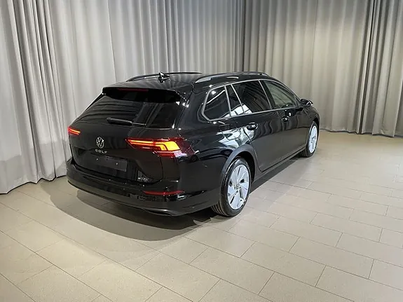Volkswagen Golf I 2026 photo 5