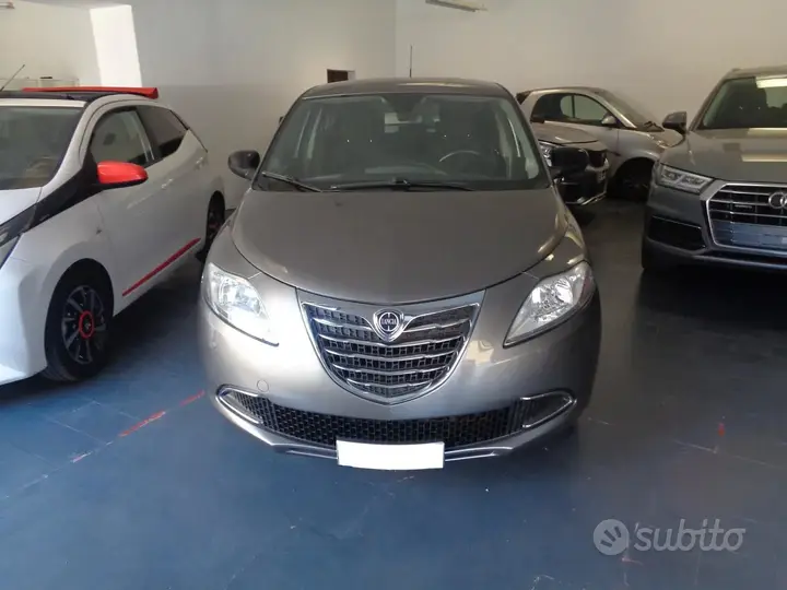 Lancia Ypsilon 2013 photo 2