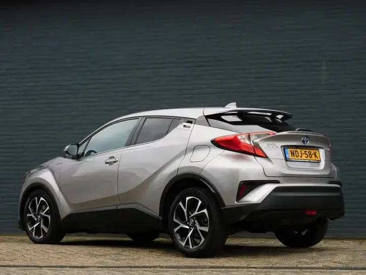 Toyota C-Hr 2019 photo 4