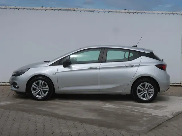 Opel Astra 2021 photo 2