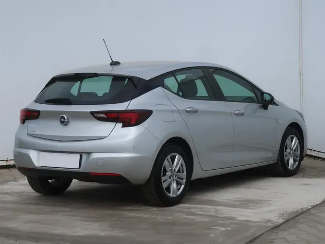 Opel Astra 2021 photo 4