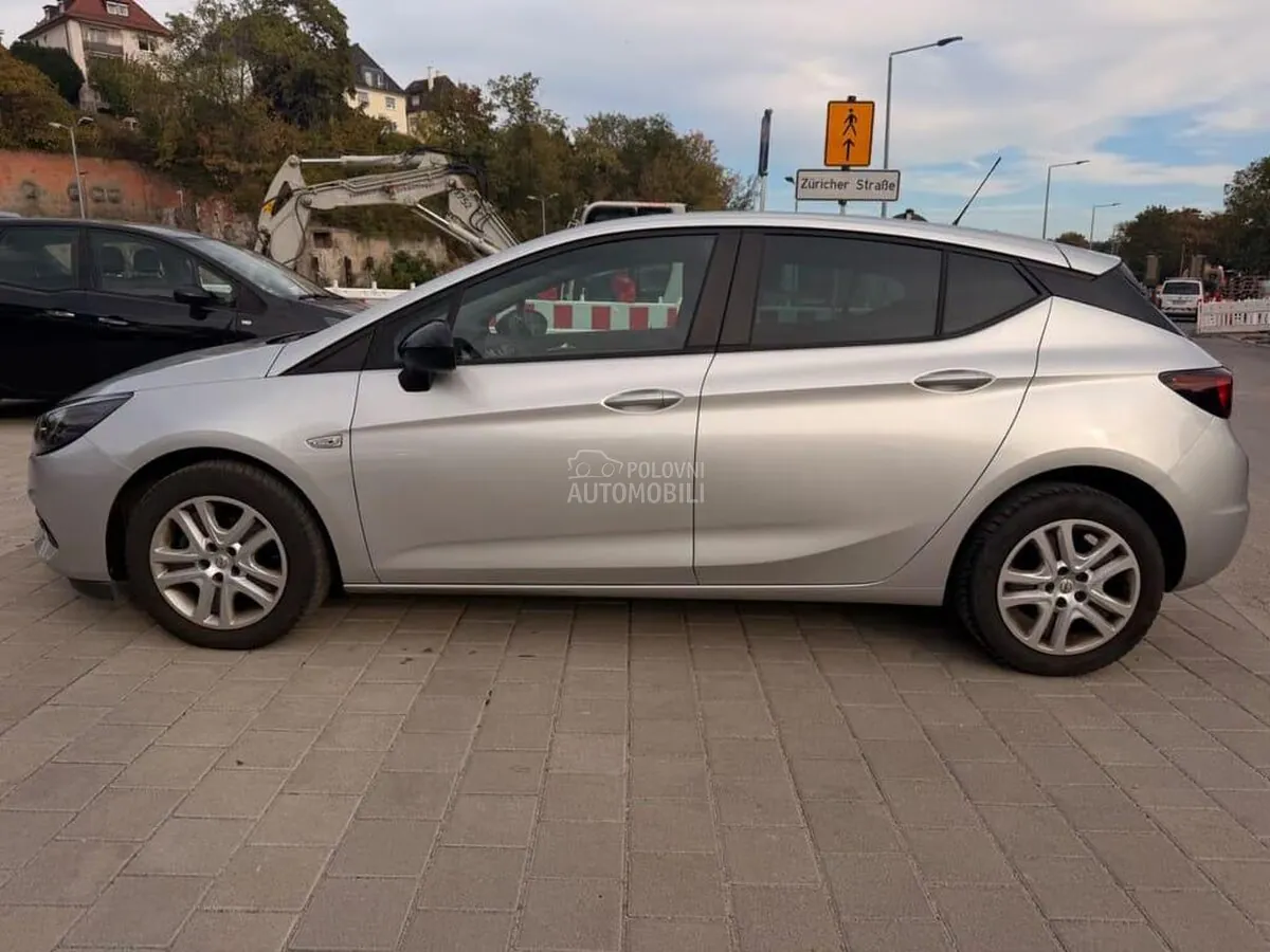Opel Astra K 2020 photo 3