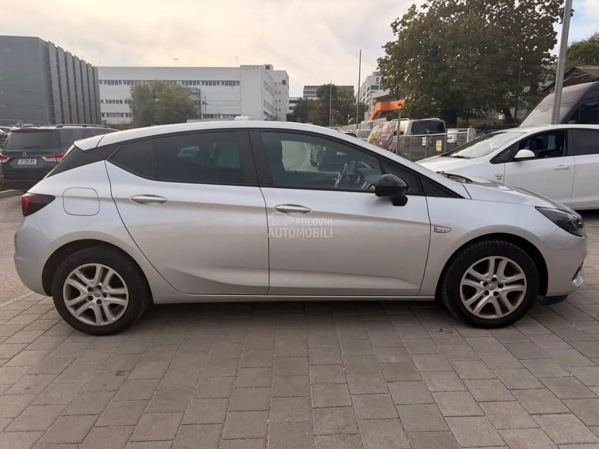 Opel Astra K 2020 photo 4
