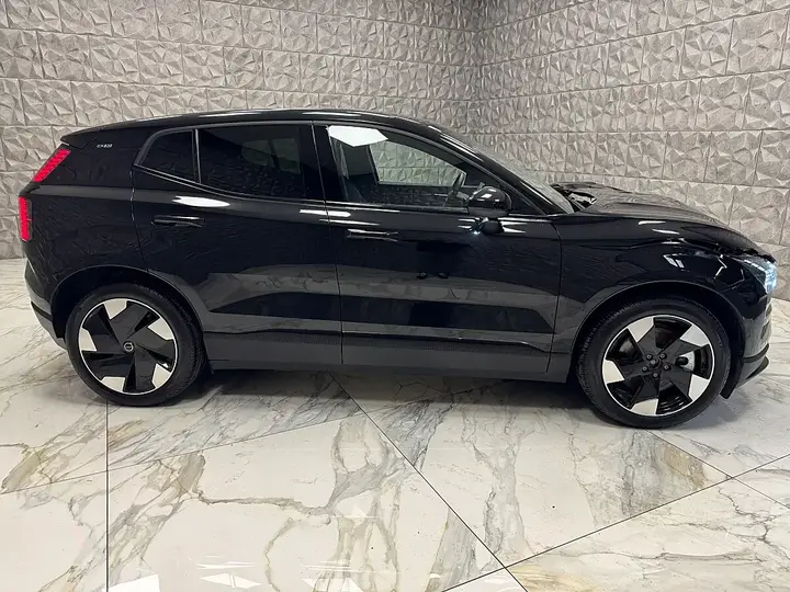 Volvo Ex30 2024 photo 2