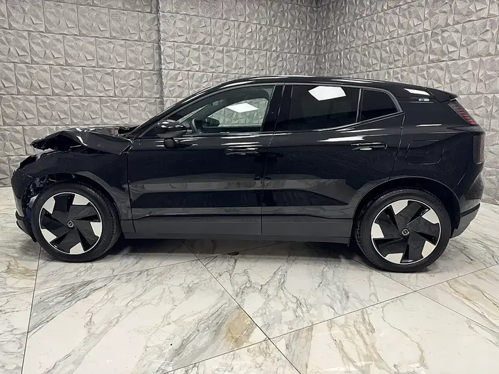 Volvo Ex30 2024 photo 3