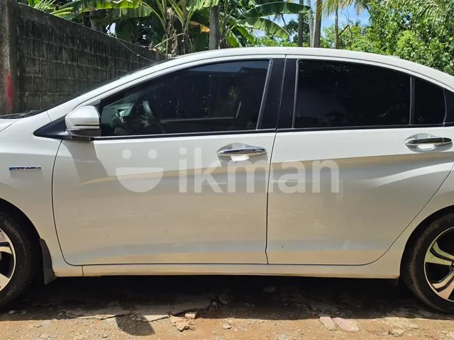 Honda Grace 2017 photo 3
