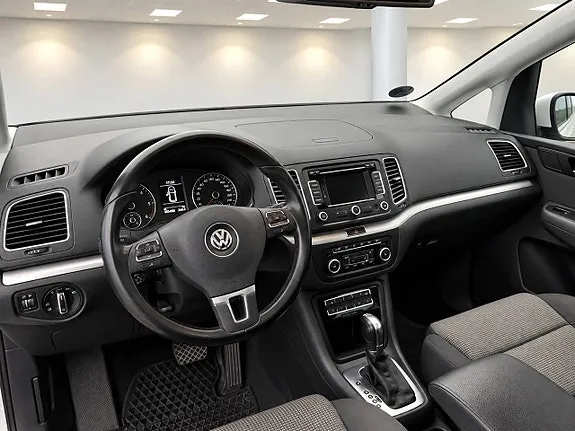 Volkswagen Sharan 2012 photo 4
