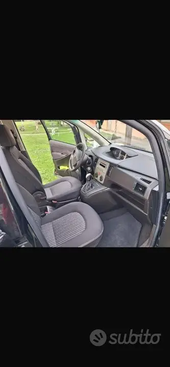 Toyota Yaris 2009 photo 4