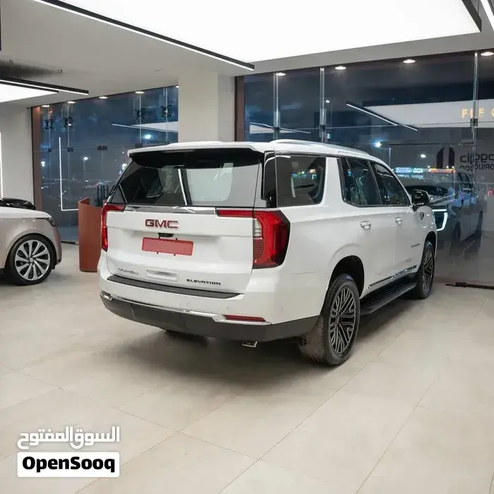 GMC Yukon 2025 photo 2