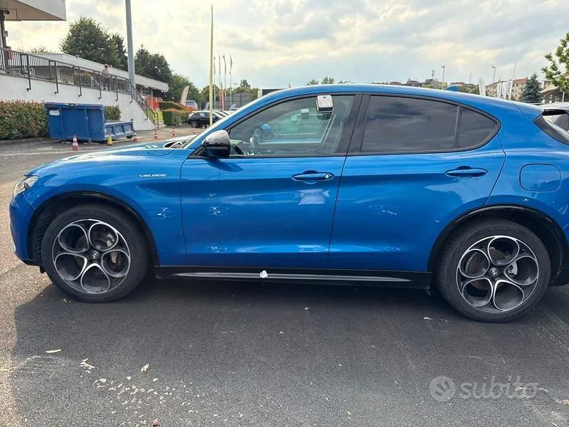 Alfa Romeo Stelvio 2023 photo 2