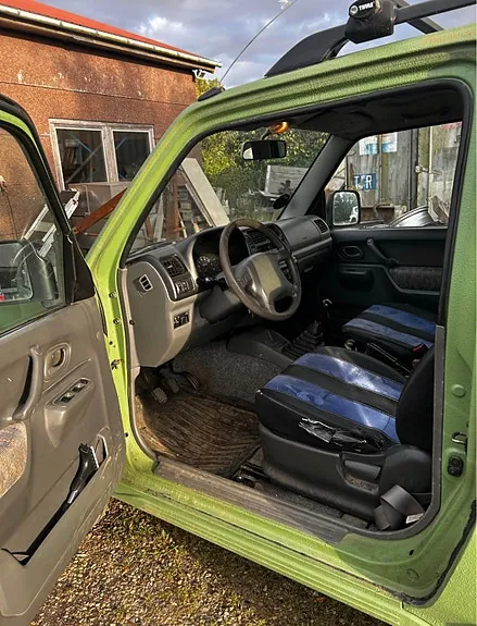 Suzuki Jimny 2000 photo 2