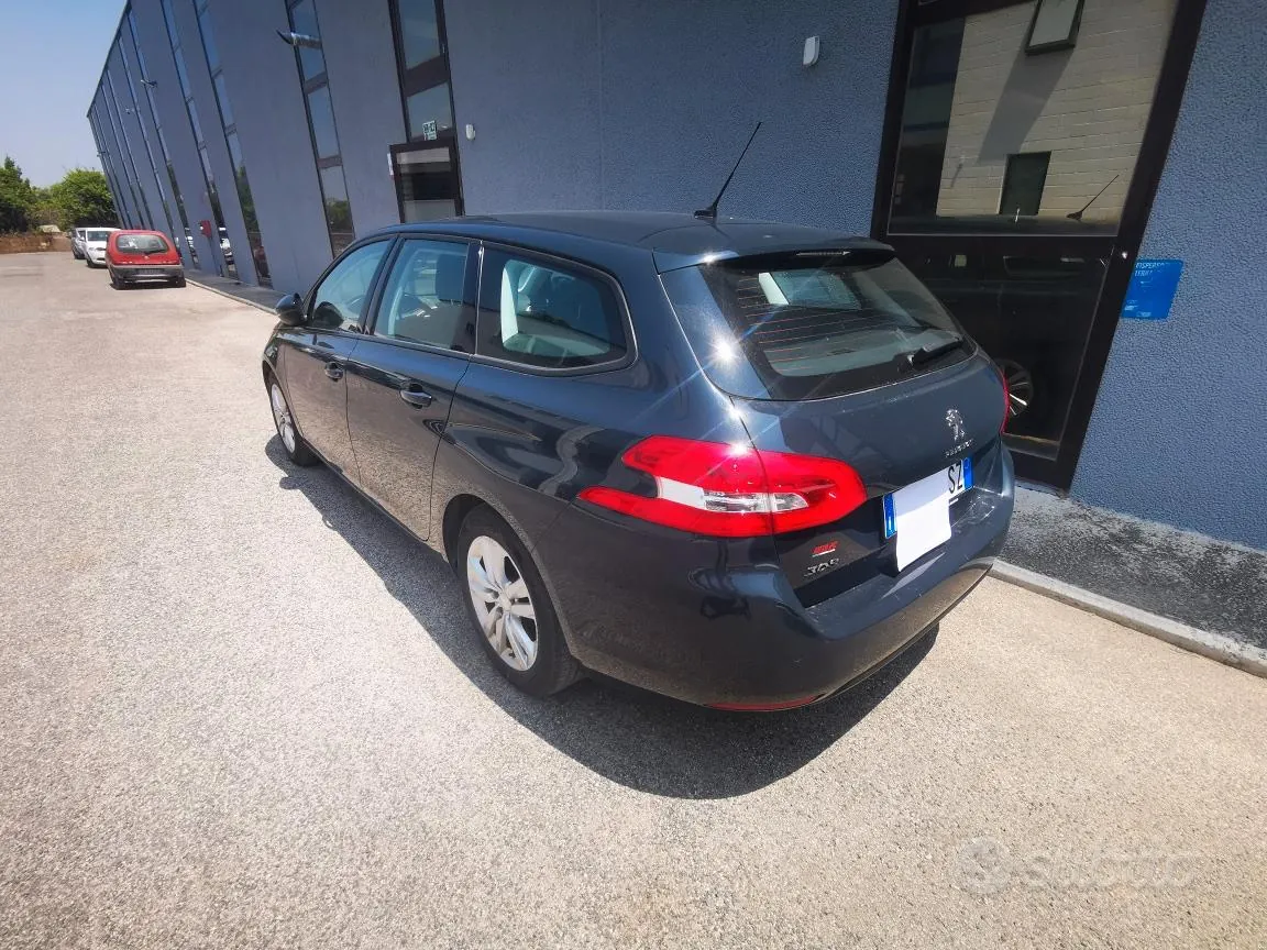 Peugeot 308 2018 photo 3