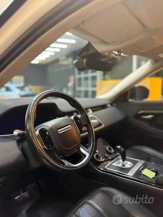 Land Rover Range Rover Evoque 2019 photo 3