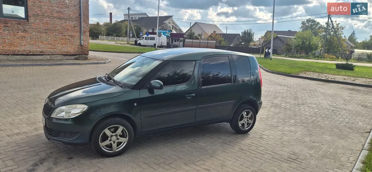 Skoda Roomster 2010 photo 2