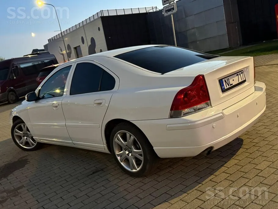 Volvo S60 2009 photo 4