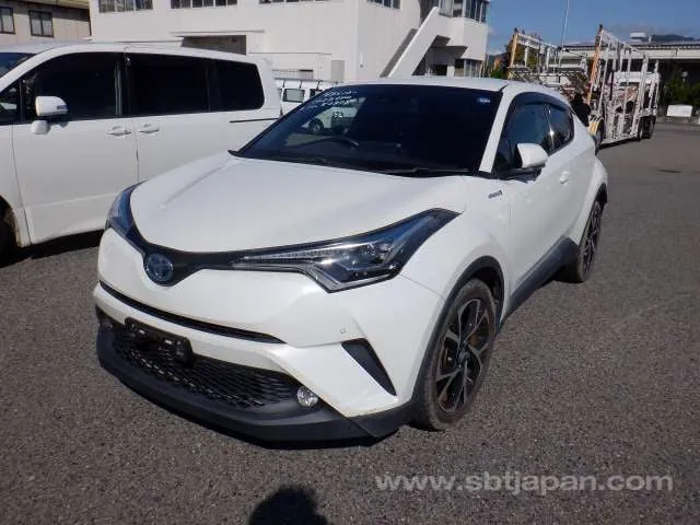 Toyota C-Hr 2017 photo 2