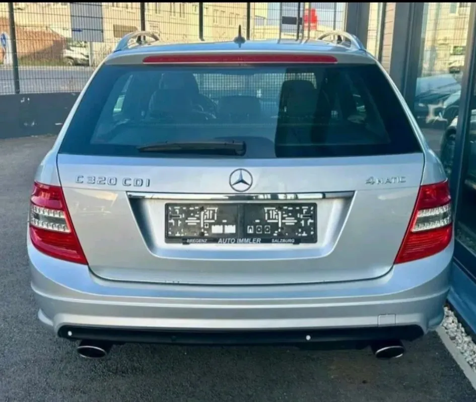 Mercedes-Benz C-Class 2009 photo 2