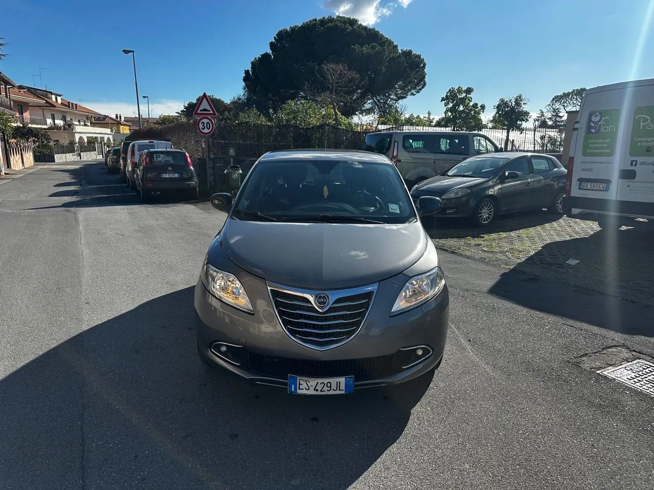 Lancia Ypsilon 2013 photo 2